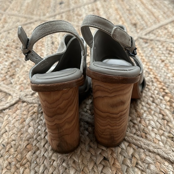 VINCE. Helena wooden heel size 6. - Picture 5 of 5